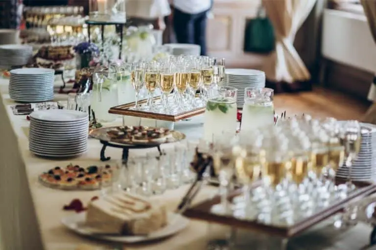 How Much Does It Cost To Cater A Wedding