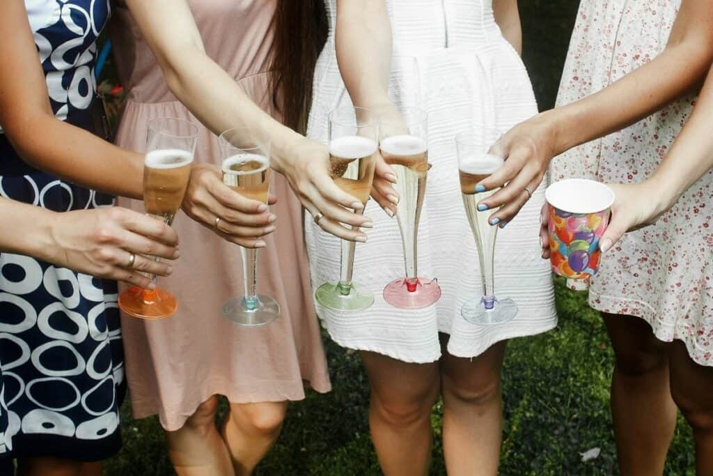 10 Differences Between A Bridal Shower And A Wedding Shower