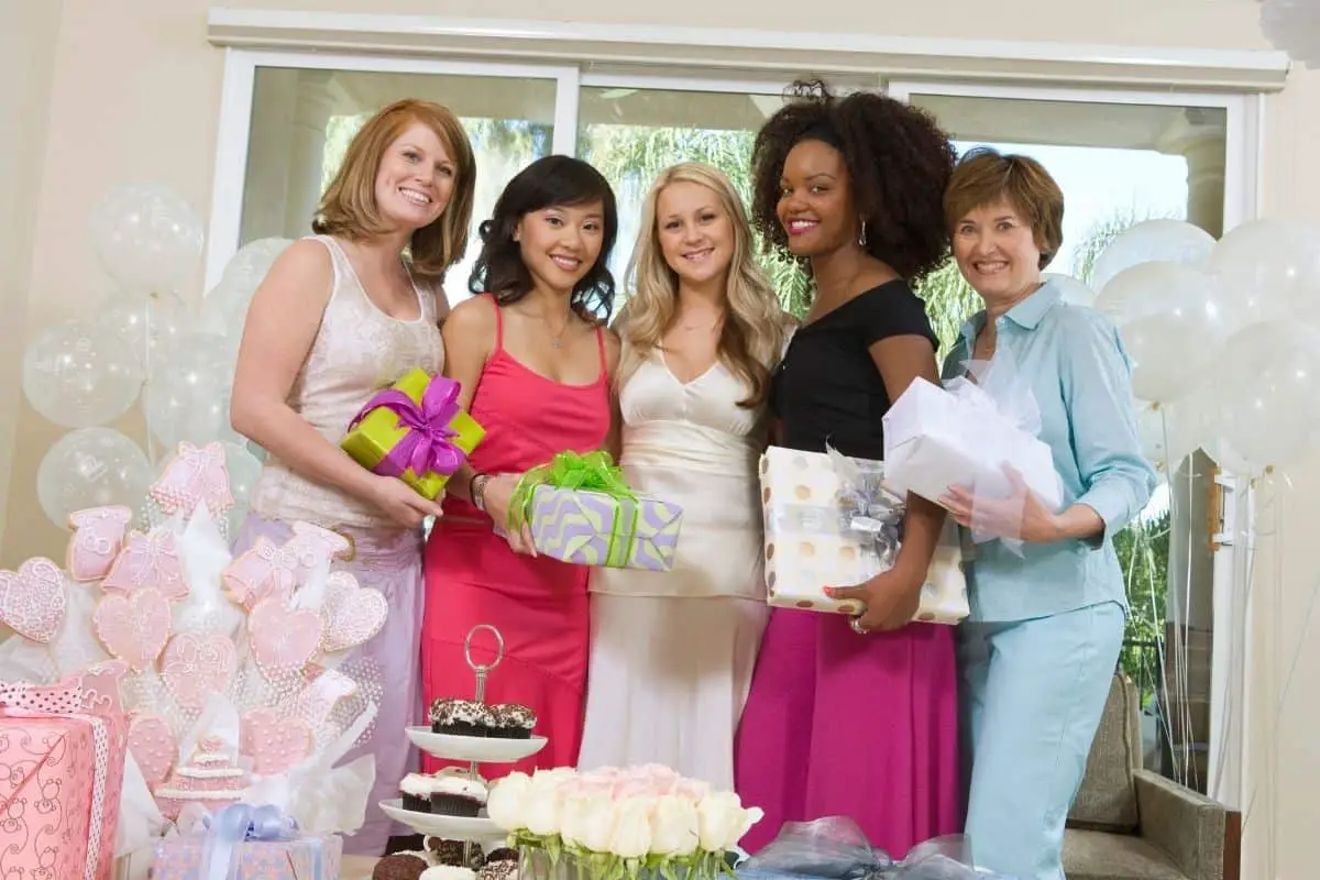 10 Differences Between A Bridal Shower And A Wedding Shower