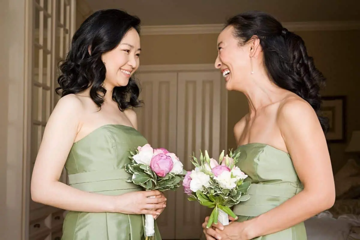 How Much Does It Cost To Hem A Bridesmaids Dress? (On Average)