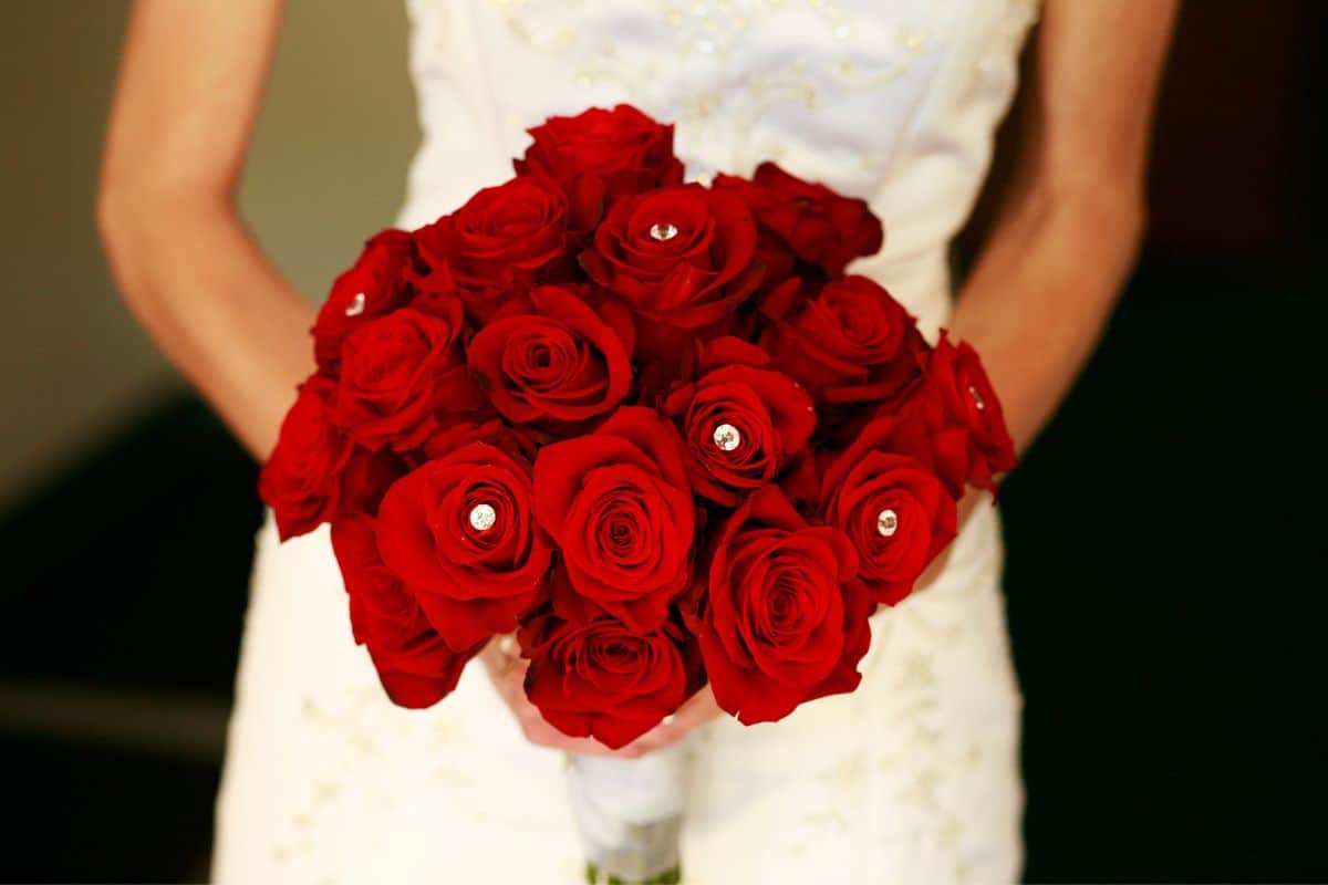 14 Beauty And The Beast Wedding Bouquet Ideas For Your Happily Ever After