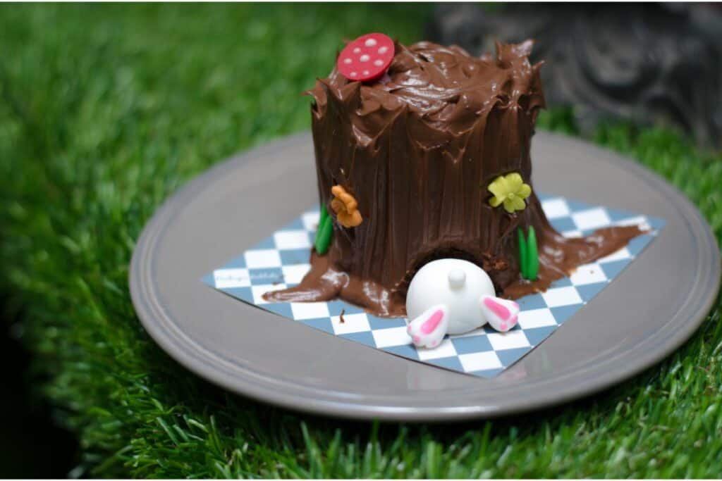 Alice In Wonderland Cake