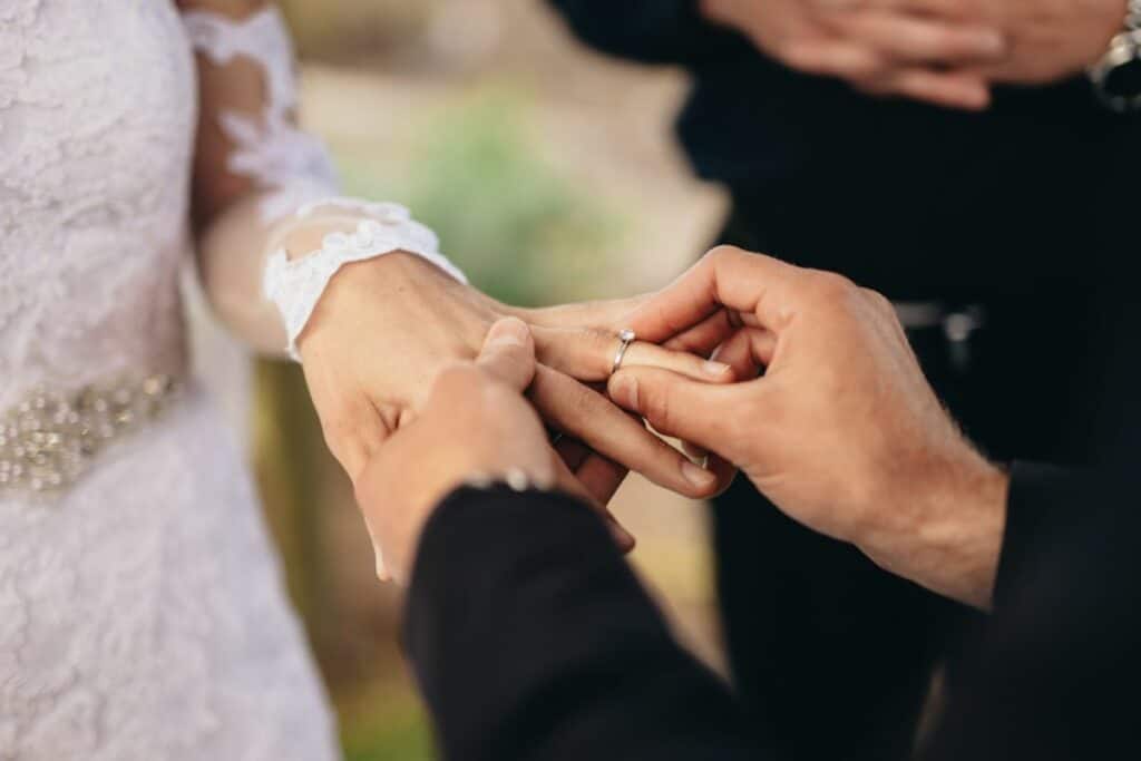 A Guide To Vows For Your Ring Exchange Ceremony