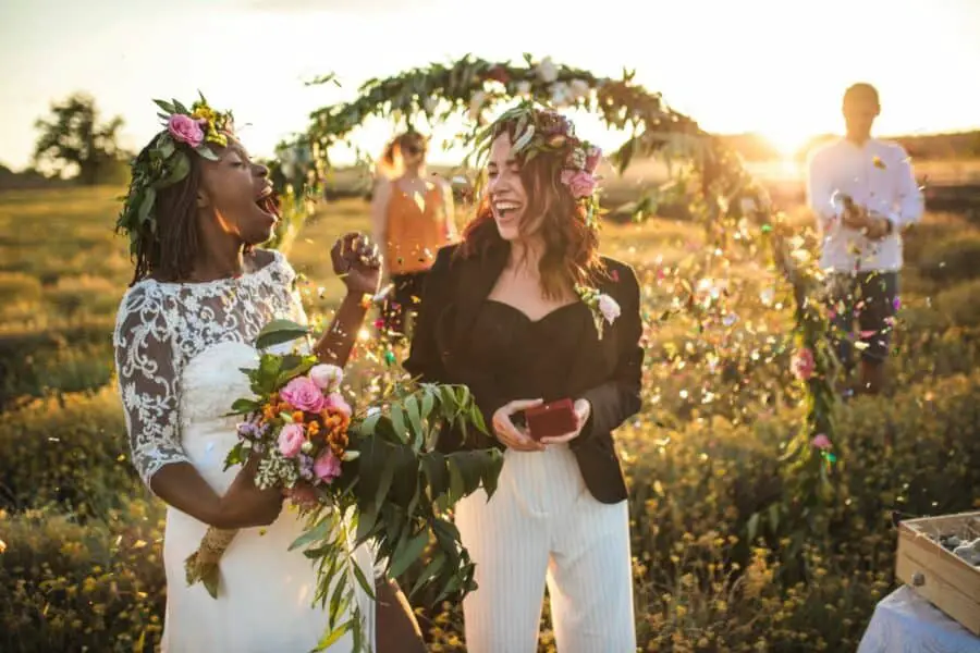 10 Beautiful Meadow Wedding Ideas