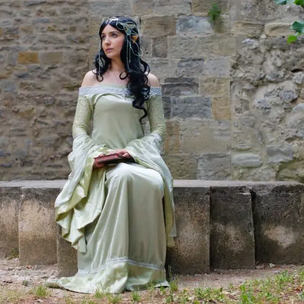 15 Lord Of The Rings Wedding Dress Ideas For Every Middle-Earther