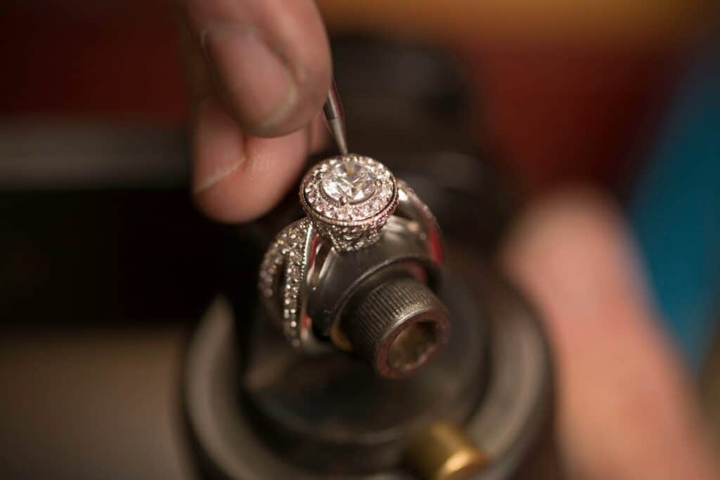 Jeweler Resizing Ring