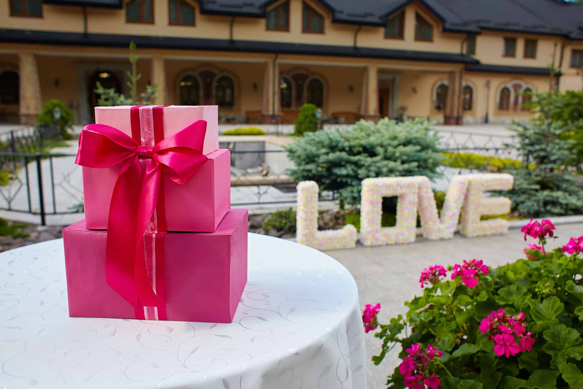 A Guide to DriveBy Bridal Showers Navigating The Novel Trend Magical Day Weddings